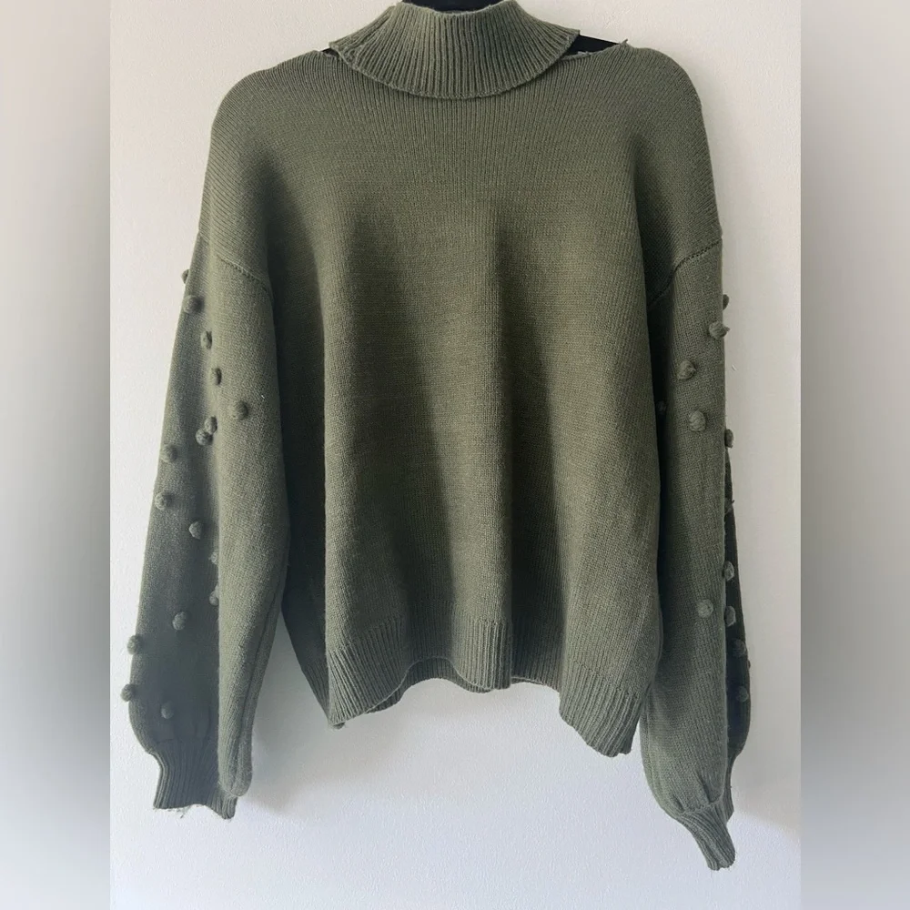70/21 Pom-Sleeve Green Oversized Turtleneck Sweater Size Small